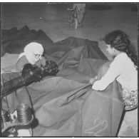 La société de confection de l'ouest algérien SOCOA. La grandeur de ces bâches demande énormément d'attention et de force.