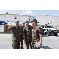Le colonel Christophe Maurin du 1er régiment de spahis (RS) et ses adjoints accompagne le général espagnol Aroldo Lazaro Saenz pour la visite du camp de Deir Kifa, au Sud-Liban.