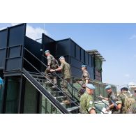 Le colonel Christophe Maurin du 1er régiment de spahis (RS) et ses adjoints accompagnent le général espagnol Aroldo Lazaro Saenz pour la visite du camp de Deir Kifa, au Sud-Liban.