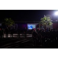 Rassemblement des casques bleus pour une cérémonie à Deir Kifa, au Sud-Liban.