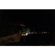 Vue d'un convoi nocturne à Meiss el Jabal, au Sud-Liban.