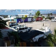 Vue du centre opérationnel et de la place d'armes du camp de Deir Kifa, au Sud-Liban.