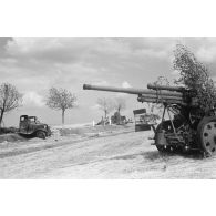 Un canon antiaérien soviétique détruit ou abandonné.