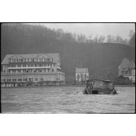 Le Rhin est sorti de son lit, la ville de Koblenz (Coblence) est inondée.