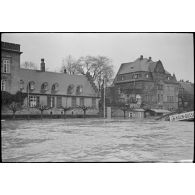 Le Rhin est sorti de son lit, la ville de Koblenz (Coblence) est inondée.