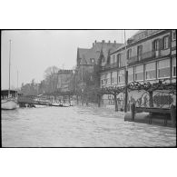 Le Rhin est sorti de son lit, la ville de Koblenz (Coblence) est inondée.