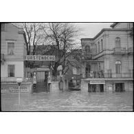 Le Rhin est sorti de son lit, la ville de Koblenz (Coblence) est inondée.