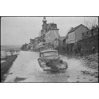 Le Rhin est sorti de son lit, la ville de Koblenz (Coblence) est inondée.