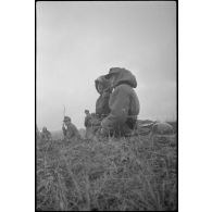 Positions défensives de l'infanterie allemande soutenues par les Nashorn du Schwere Panzerjäger-Abteilung 519.