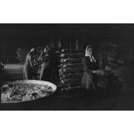 Des boulangers allemands au travail.