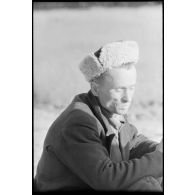 Portrait d'un prisonnier ou d'un villageois requis par les forces allemandes.