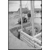 Construction d'un pont en bois par le Génie allemand.