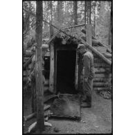 Abris construits pour la résistance locale.