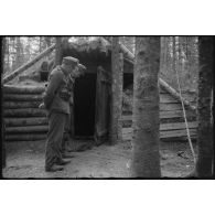 Abris construits pour la résistance locale.