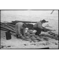 Préparation de mines antichars (Tellerminen).