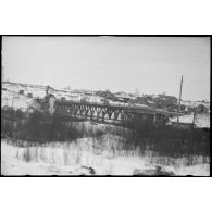Traversée d'un pont dans Vitebsk (Witebsk).