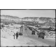 Traversée d'un pont dans Vitebsk (Witebsk).