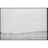 Des chasseurs soviétiques subissent la riposte de la Flak allemande.