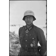 L'Hauptmann der Reserve Lothar Wehlitz est Chef du 1./schw.Art.Abt.845.