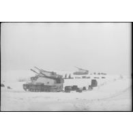 Une batterie de canons automoteurs Sd.kfz.165 Hummel.