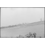 Arrivée du ponton sur la rive.