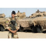 Portrait du sergent Jérôme, chef de groupe de combat au 92e régiment d'infanterie (RI) à Al Hamra, aux Emirats arabes unis.