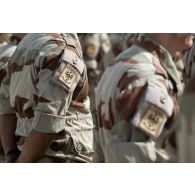 Rassemblement des soldats du 5e régiment de cuirassiers (RC) pour une cérémonie sur la place d'armes de Zayed military city, aux Emirats arabes unis.