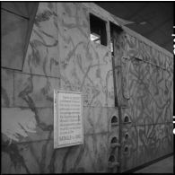 Exposition à la gare Saint-Lazare d'un train blindé allemand, "capturé" par les troupes de la 1re armée française en 1944.