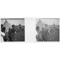 [Maroc : Campement indigène avec population noire]. [Légende d'origine]