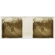 [Vie locale : musiciens dans la rue].<br>