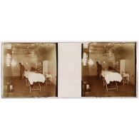 [Hôpital militaire ou citadelle de Verdun : intérieur d'une salle d'opérations].<br>