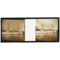 [Vue d'ensemble d'un navire non identifié].<br>