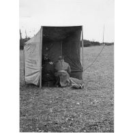E[cole] M[ilitaire d']A[rtillerie]. Poitiers. Novembre 1937 - avril 1938. [légende d'origine]