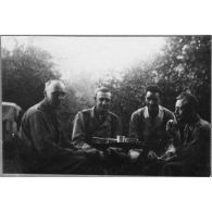 Repos en Italie. Avril 1944. [légende d'origine]