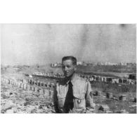 Repos dans le faubourg de Rome. Juin 1944. [légende d'origine]