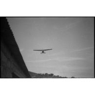 [Un avion].