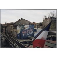 Le marché de Markale vu depuis le centre culturel André Malraux rue Mula Mustafe Baseskija - Sarajevo. [légende d'origine]