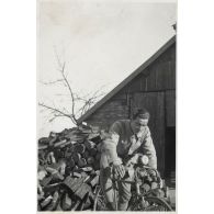[Valdahon. René Chavaux sur une bicyclette].