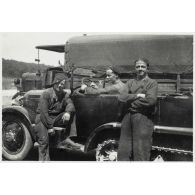 [Valdahon, soldats du 506e RCC au volant d'un véhicule semi-chenillé].