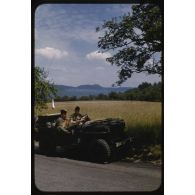 1955, Reutlingen, exercices sur route. [légende d'origine]