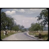1955, Reutlingen, exercices sur route. [légende d'origine]