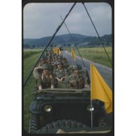 1955, Reutlingen, exercices sur route. [légende d'origine]