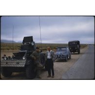 Escorte sur Mecheria - Lestra, chef Soluron et Mokta-Delli et Aubert, le 28 mai 1959. [légende d'origine]