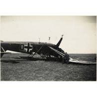 [Un avion de reconnaissance Henschel Hs-126 du 23e groupe de reconnaissance de l'armée de l'Air allemande (Aufklärungsgruppe 23)].