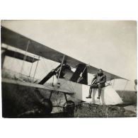 Atterrissage près d'Amiens. [légende d'origine]