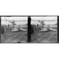 [Avion biplan allemand ramené au camp].
