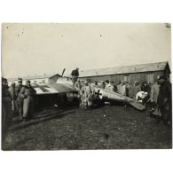 [Fokker ayant atterri au Plessis Belleville en octobre 1916].