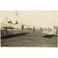 Lieutenant Luc-Pupat sur Blériot [XI-2] à l'école d'Avord. [légende d'origine]