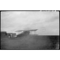 [SPAD VII « Vieux Charles " au décollage].