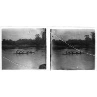 [Pirogue sur une rivière].<br>